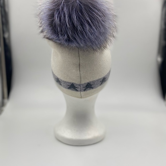 White Knit Hat Sparkle Sunglasses Fox Black and Grey Pom Pom - Picture 3 of 11